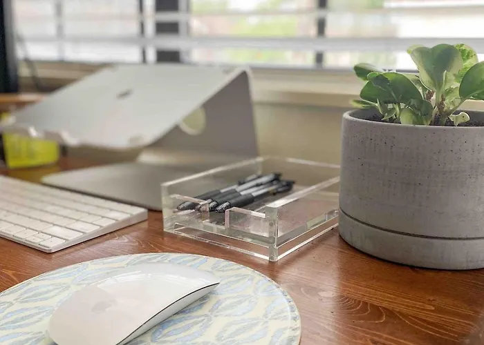 2br Modern & Cozy With Parking *