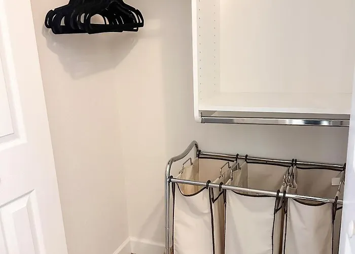 Holiday home 2br Modern & Cozy With Parking *