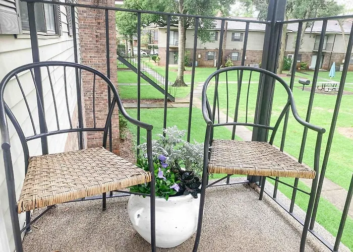 2br Modern & Cozy With Parking Holiday home Pensacola