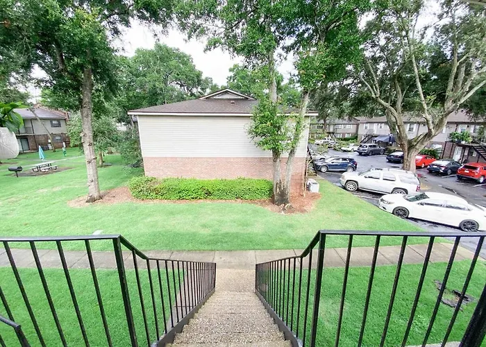 Holiday home 2br Modern & Cozy With Parking