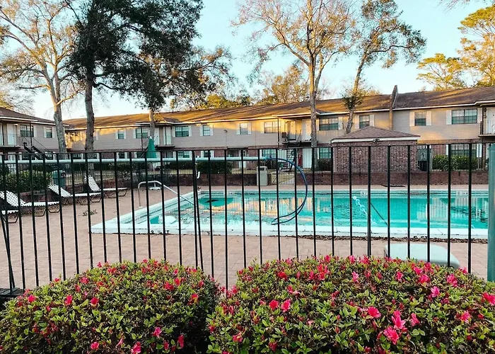 2br Modern & Cozy With Parking Holiday home *